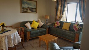 Standard Apartment, 2 Bedrooms | Living room