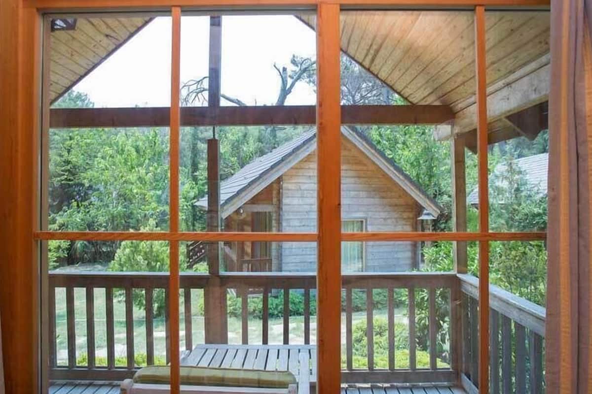 Bungalow Family Room 5 | 1 bedroom, hypo-allergenic bedding, Select Comfort beds, minibar
