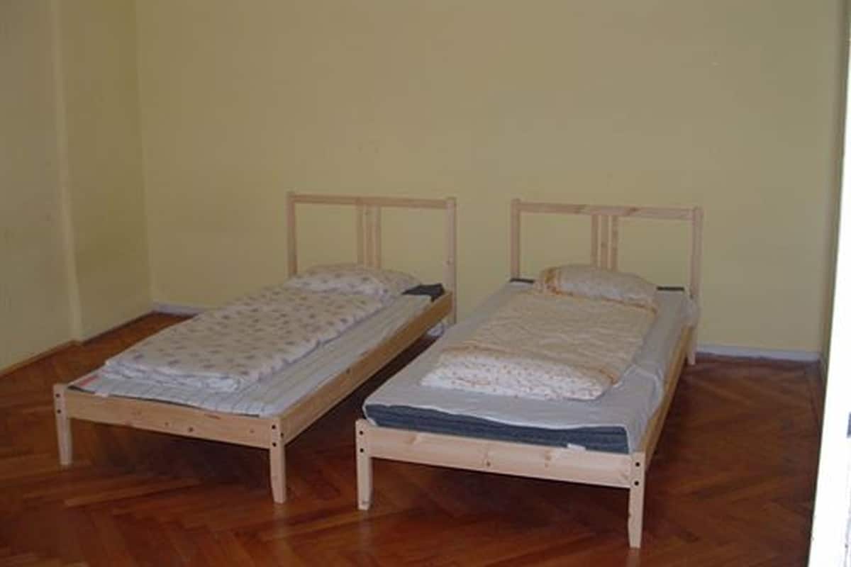 Select Comfort beds, WiFi