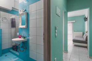 1 bedroom, hypo-allergenic bedding, in-room safe, individually decorated - Ouzas Luxury Hotel (Katerini)