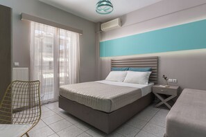 Fridge, stovetop, coffee/tea maker, electric kettle - Ouzas Luxury Hotel (Katerini)