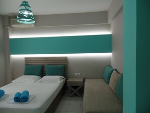 23-inch TV with digital channels, heated floors - Ouzas Luxury Hotel (Katerini)