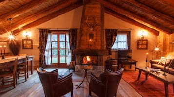 Chalet Grand, 3 habitaciones (Private Spa) | Ropa de cama de alta calidad y caja de seguridad en la habitación