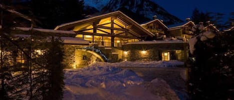 Mặt tiền nơi lưu trú