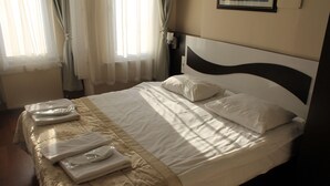 Down comforters, in-room safe, blackout drapes - City Guest House Istanbul (Istanbul)