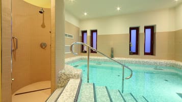 Sauna, hot tub, steam room