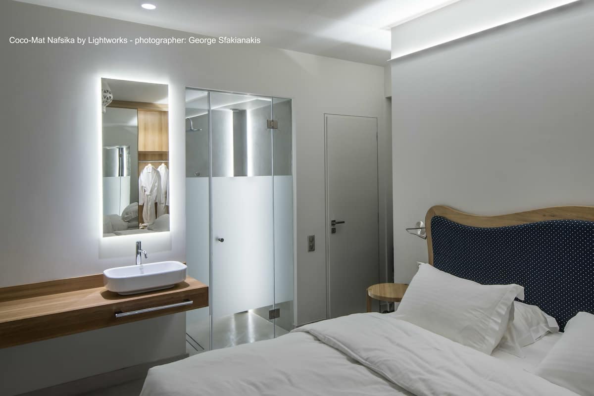 1 phòng ngủ, bộ đồ giường cao cấp, nệm có lớp đệm bông, minibar