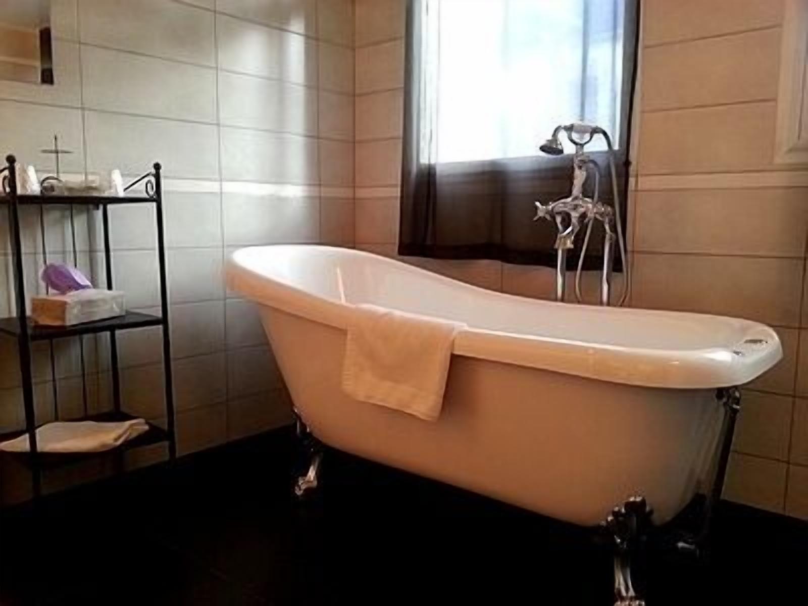 deep-soaking bathtub