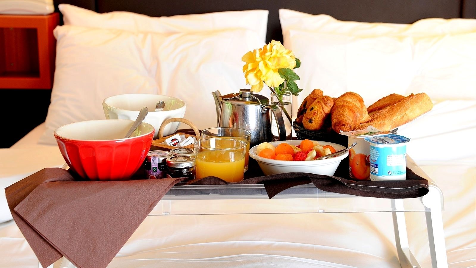 double room | desk, soundproofing, free cots/infant beds, free wifi