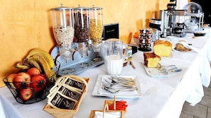 Päivittäinen buffetaamiainen (11 EUR per henkilö)