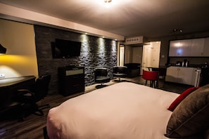 Egyptian cotton sheets, premium bedding, down duvets, pillow-top beds