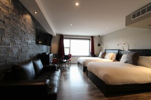 Luxury Quadruple Room, 2 Queen Beds, Kitchen, River View