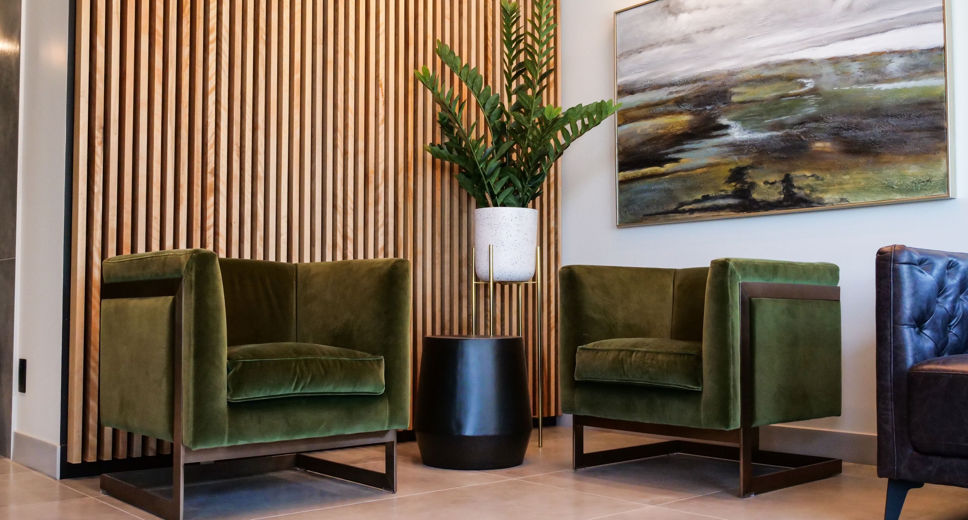 36-inch flat-screen tv with satellite channels, tv, dvd player