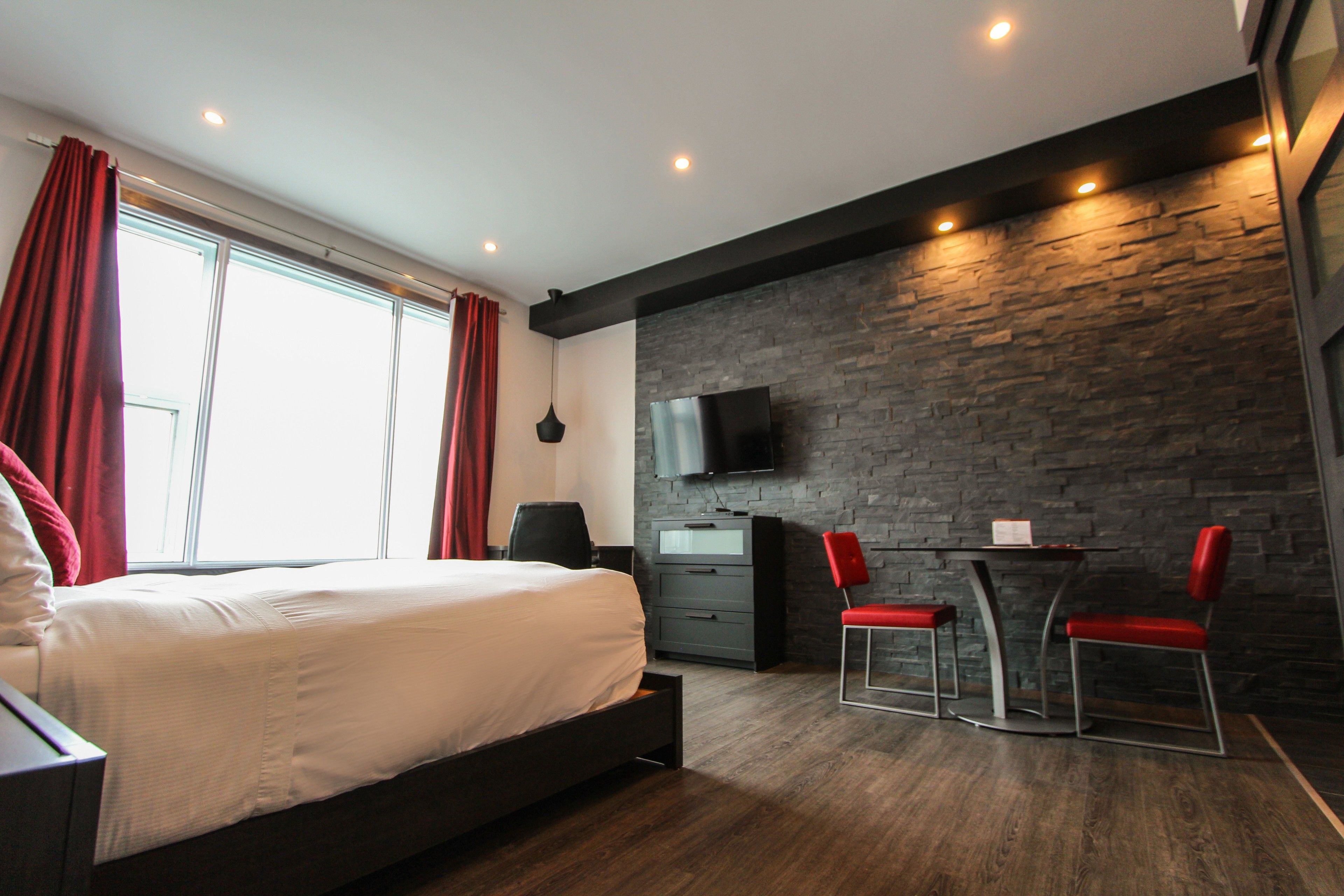 superior suite, refrigerator & microwave | egyptian cotton sheets, premium bedding, down duvets, pillow-top beds