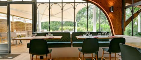 Breakfast, lunch, dinner served; French cuisine