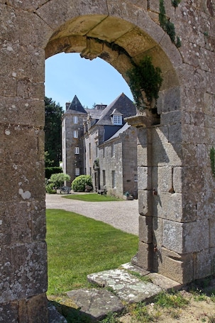 住宿场地. 莫埃利安庄园, The Originals Relais