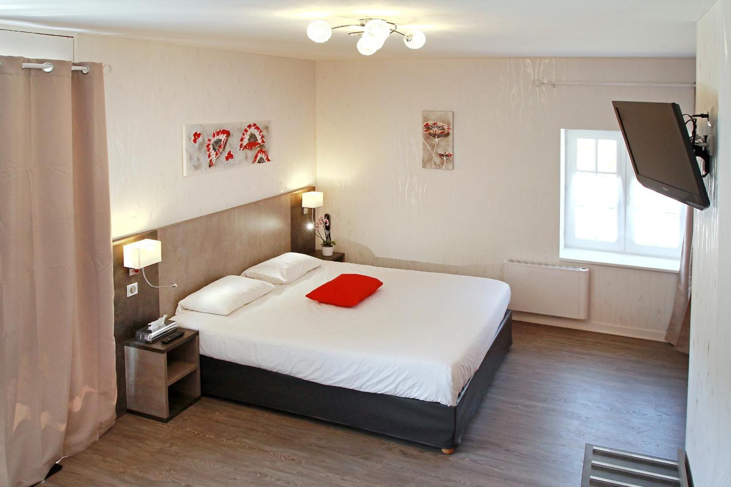 duplex (for 4 ) | in-room safe, individually furnished, laptop workspace, free wifi