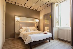 Superior Double or Twin Room | In-room safe, desk, blackout drapes, WiFi (free) - Hotel Family and Spa (Meyrueis)