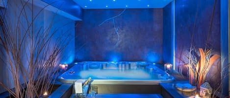 Sauna, hot tub, Turkish bath, reflexology, Ayurvedic treatments