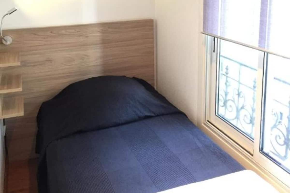 Iron/ironing board, free WiFi
