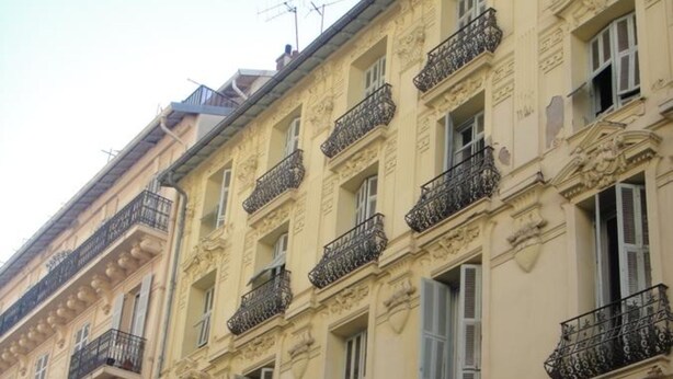 Front of property - Petit Louvre (Nice)