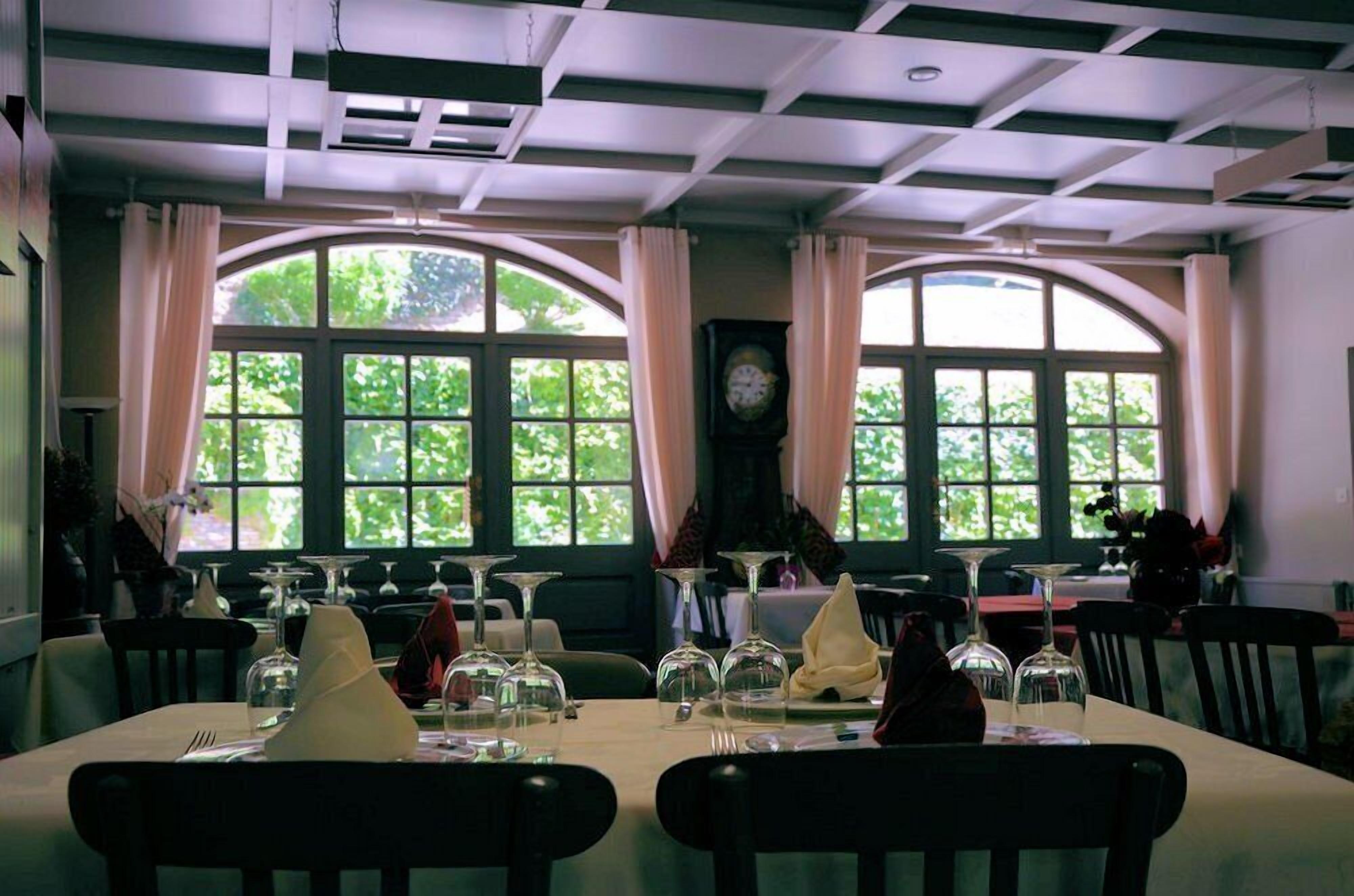 lunch and dinner served, french cuisine