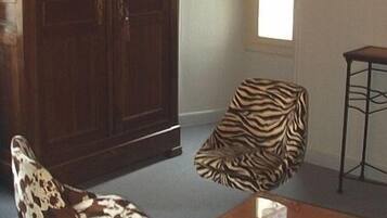 Room Suite | Living room | TV