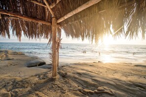 Beach nearby, white sand, beach shuttle, beach towels - The Bell Pool Villa Resort (Kamala)