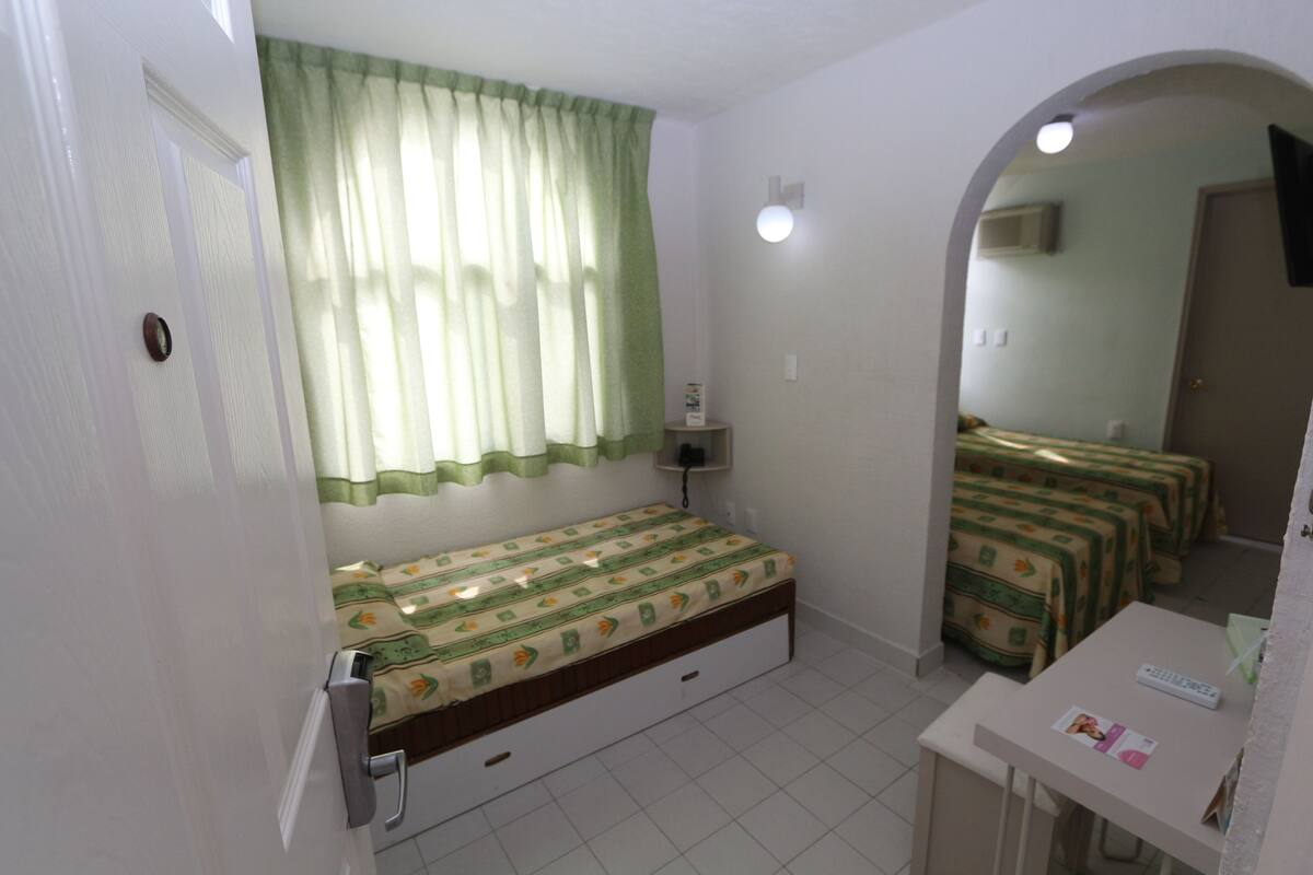 Habitación triple "Acacias" | WiFi (無料)、ベッドシーツ