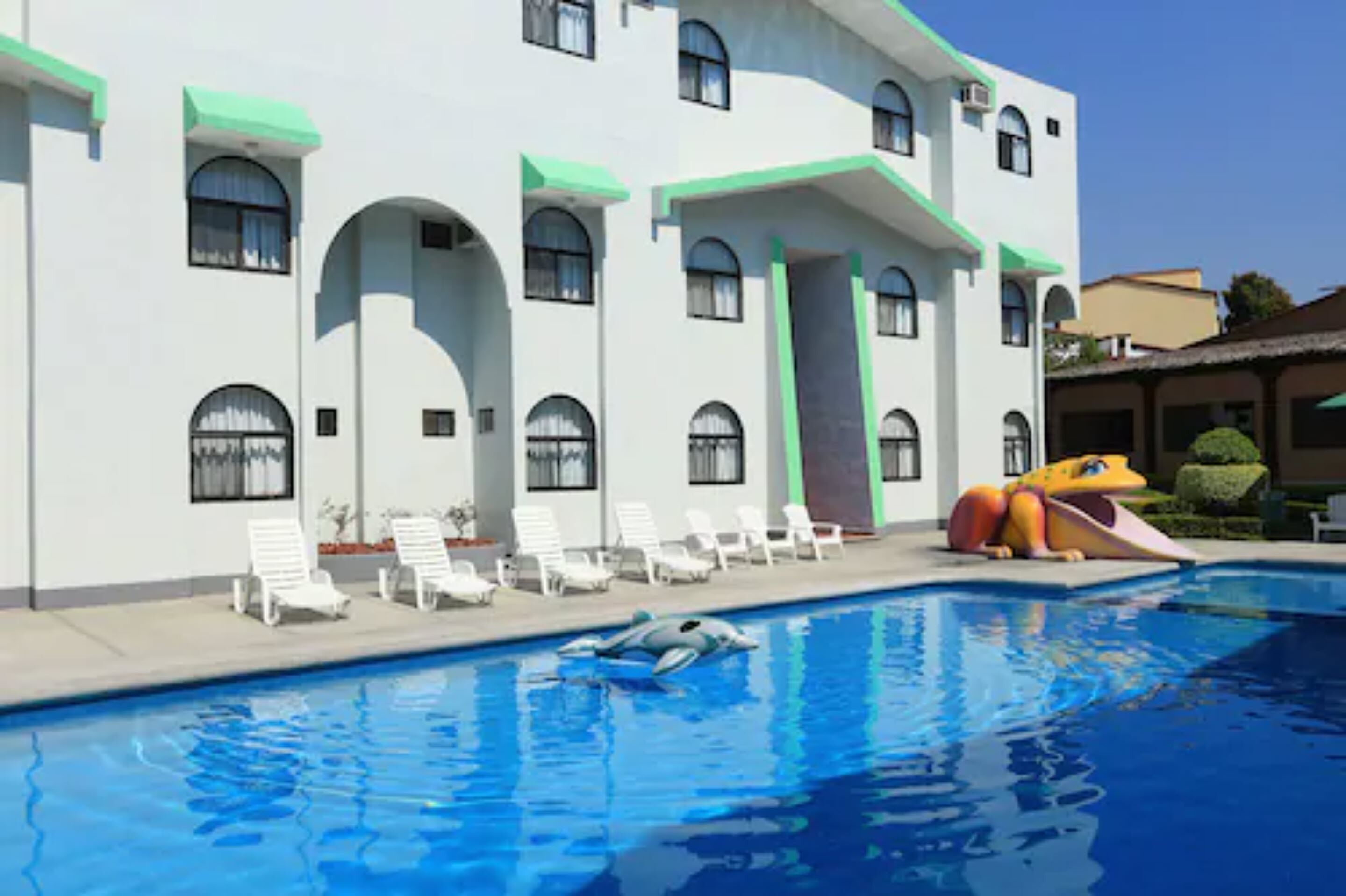 6 piscinas al aire libre, sillones reclinables de piscina