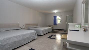 Habitación con 2 camas king | 1 habitación, wifi gratis y ropa de cama