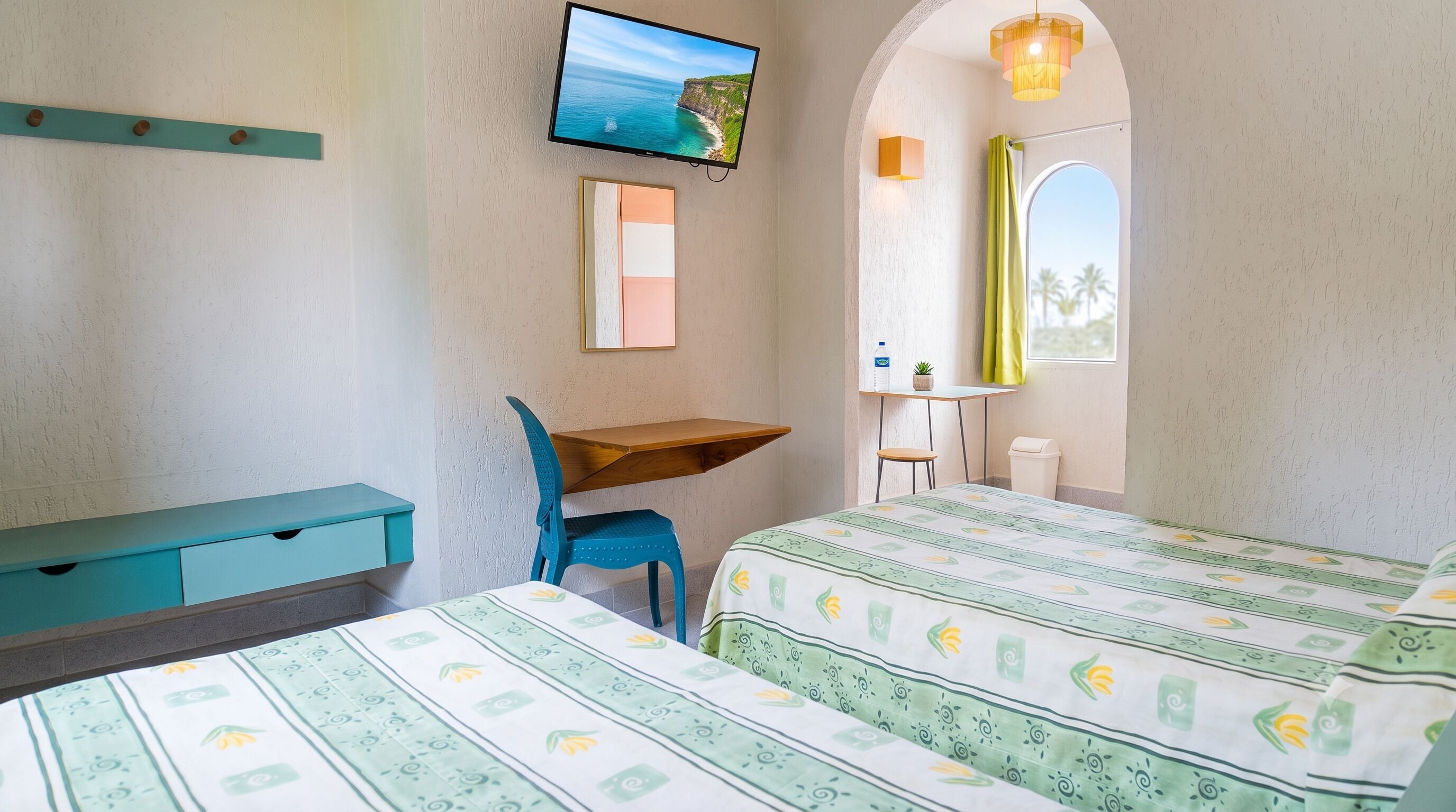 Free WiFi, bed sheets