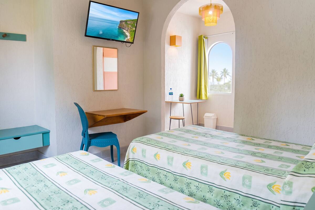 Room, 2 Twin Beds | WiFi (free), bed sheets