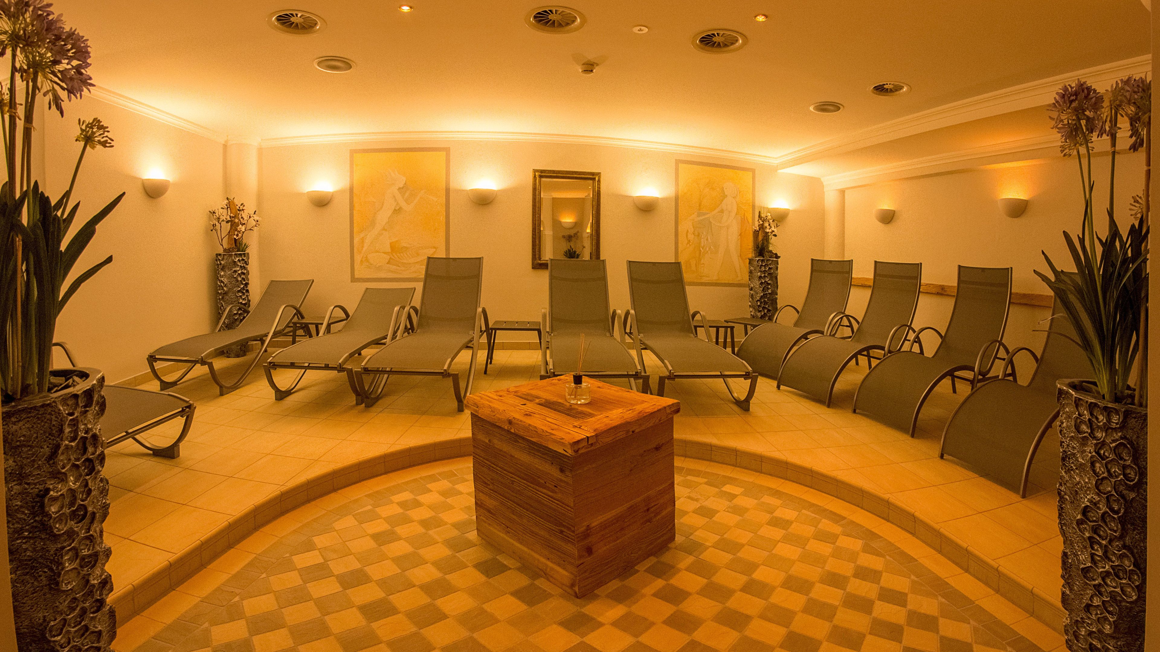 Sauna, bain à remous, hammam, soins corporels, soins d'aromathérapie