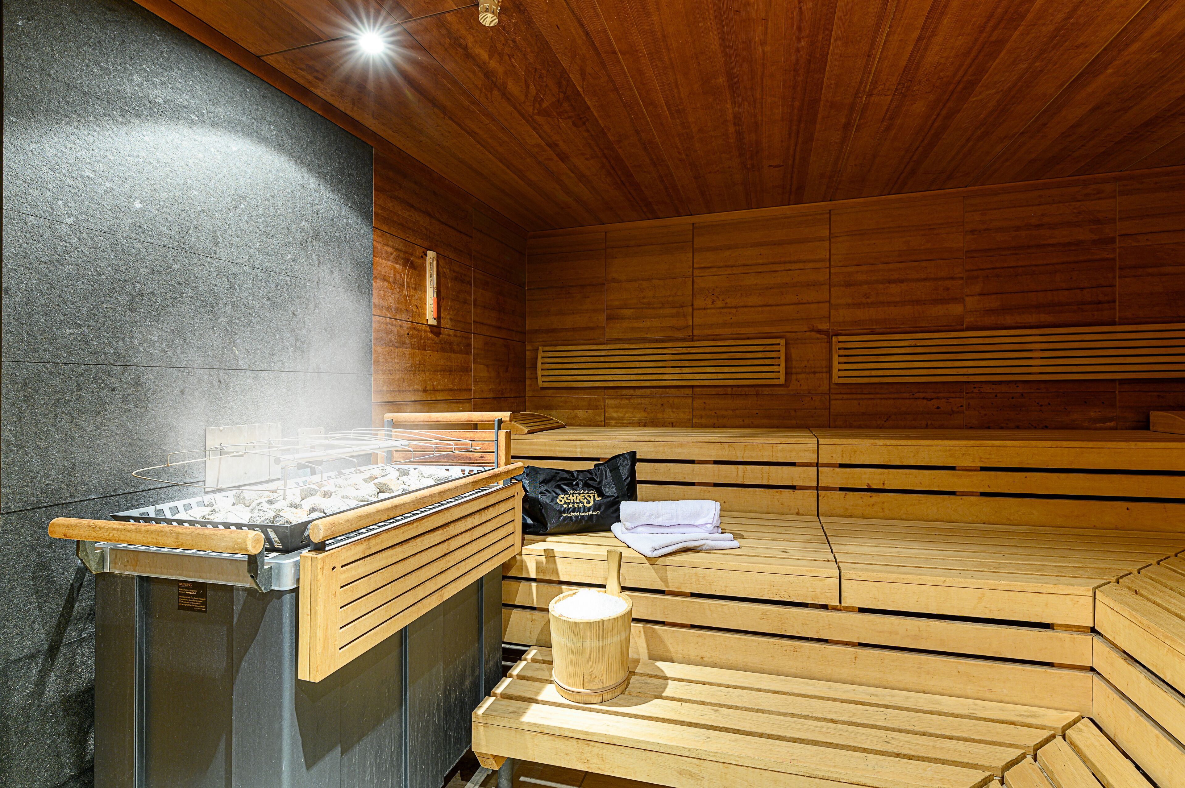 sauna, hot tub, steam room, body treatments, aromatherapy