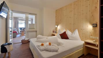 Camera familiare (Bergblick) | Biancheria da letto ipoallergenica, minibar, una cassaforte in camera