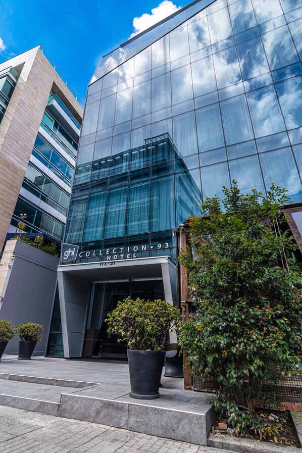 Fachada de la propiedad