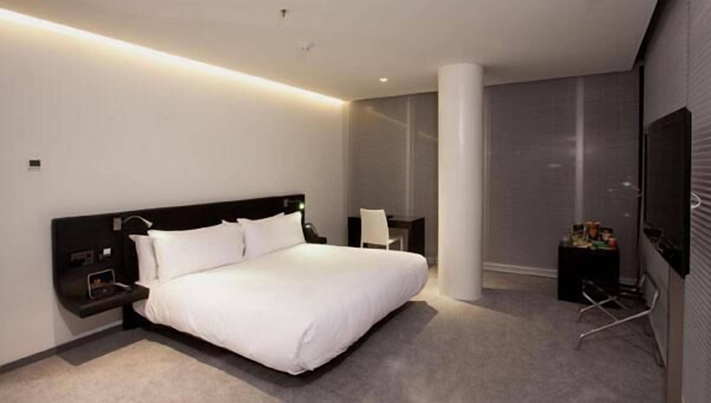 Literie de qualité supérieure, couette en duvet d'oie, minibar