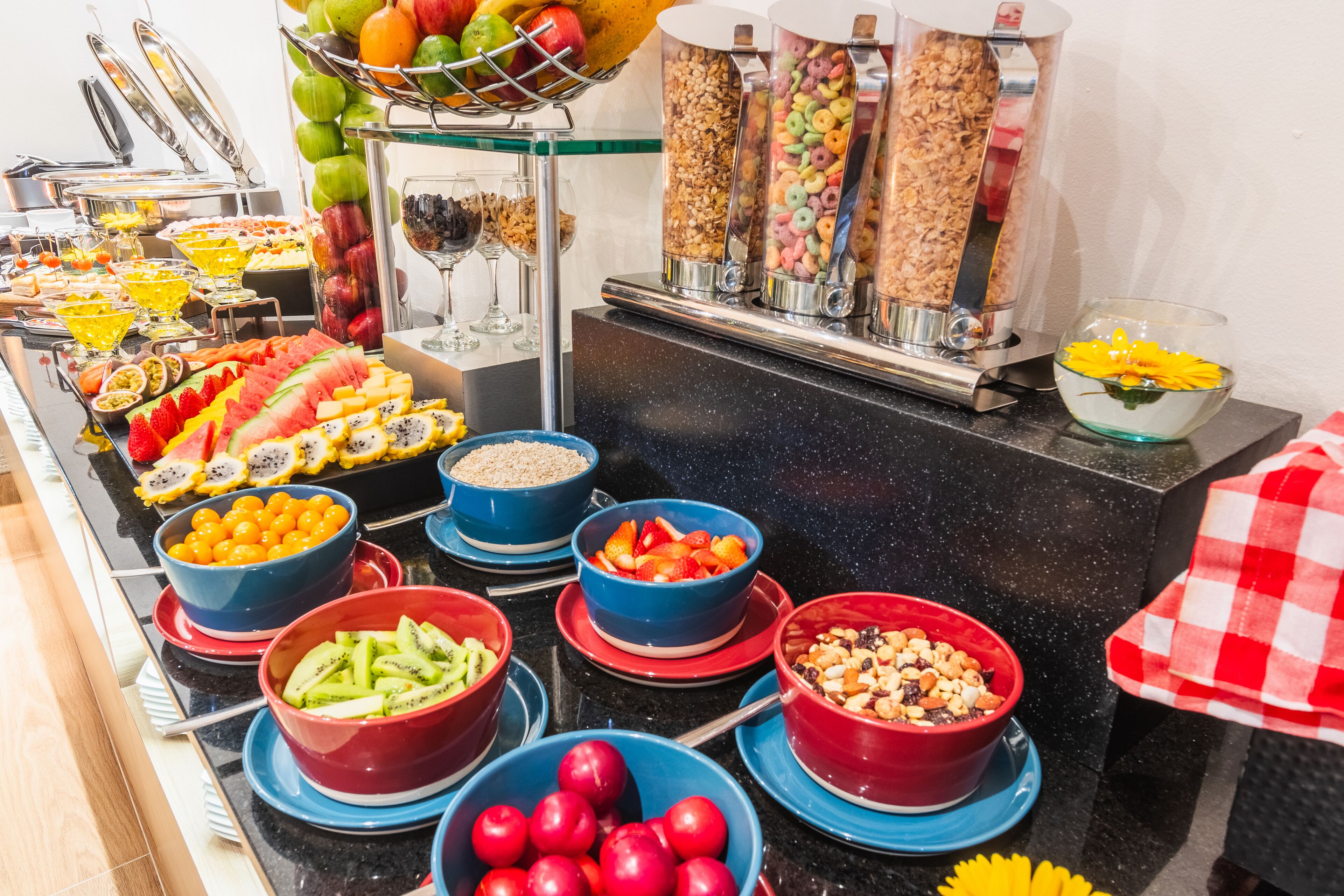 Breakfast, lunch, dinner served; garden views