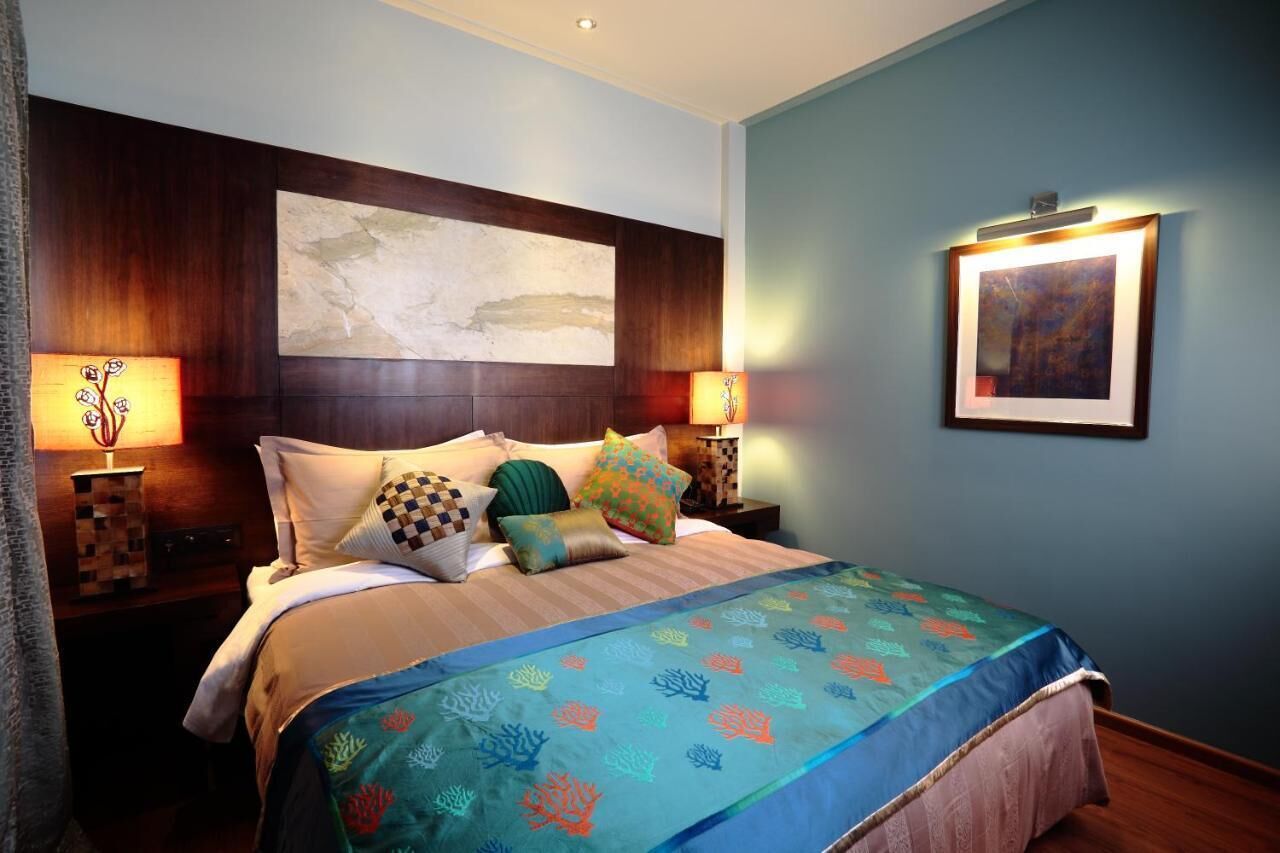 Egyptian cotton sheets, premium bedding, down comforters, pillowtop beds