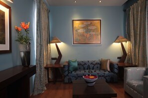 Egyptian cotton sheets, premium bedding, down comforters, pillowtop beds - juSTa MG Road Hotel  (Bengaluru)