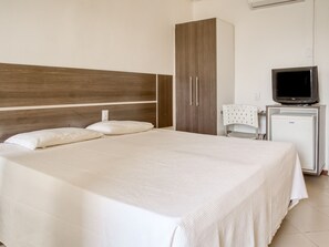 Minibar, blackout drapes, free cribs/infant beds, rollaway beds - Oceânico Armação (Salvador)