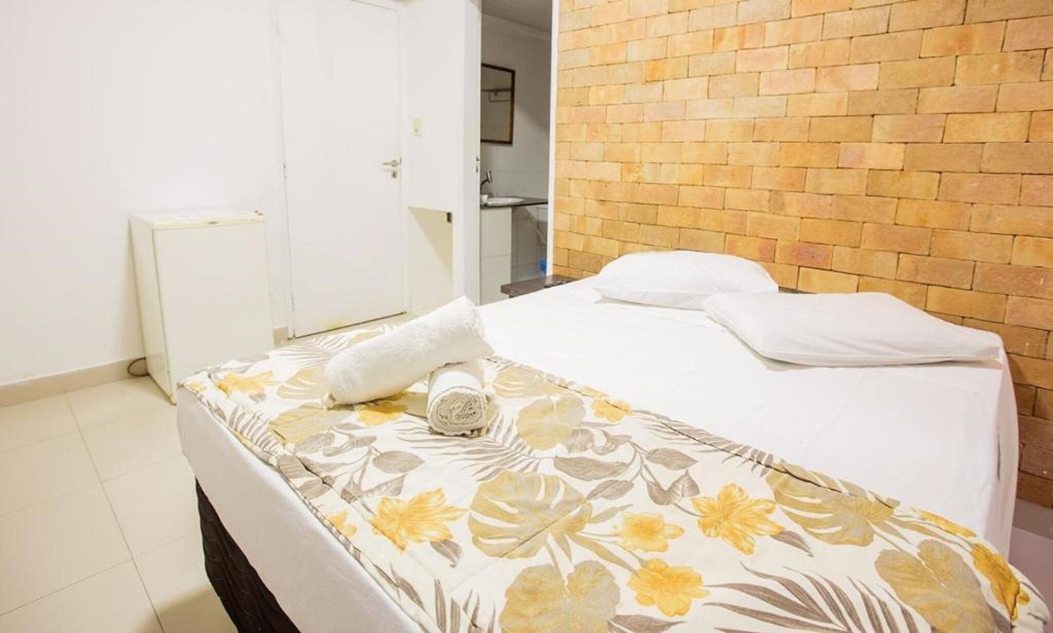 Minibar, wifi gratis y ropa de cama 