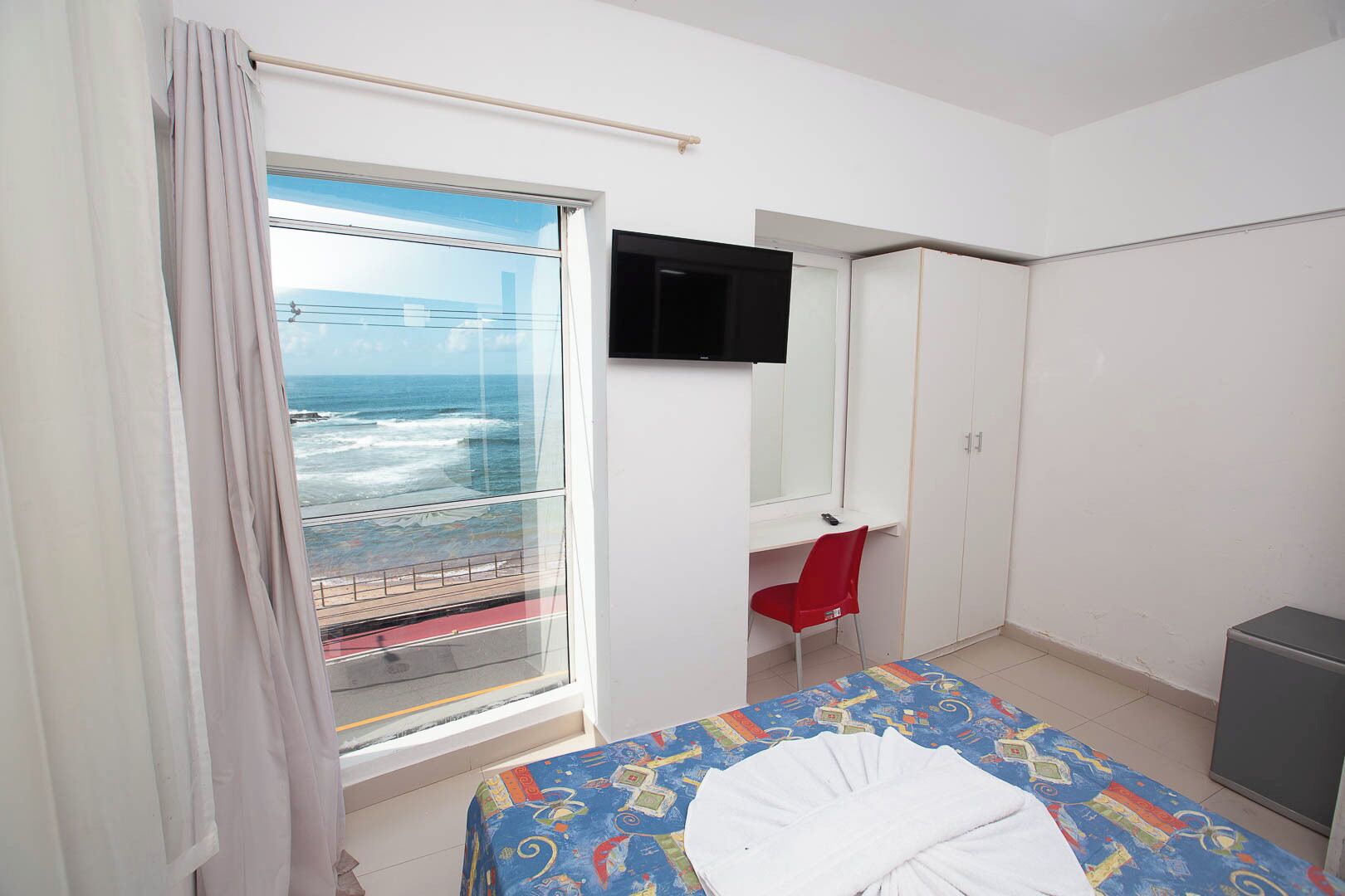 Minibar, wifi gratis y ropa de cama 