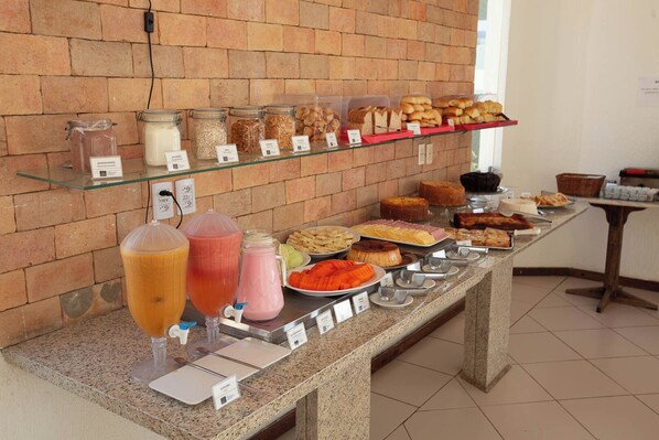 Free daily buffet breakfast
