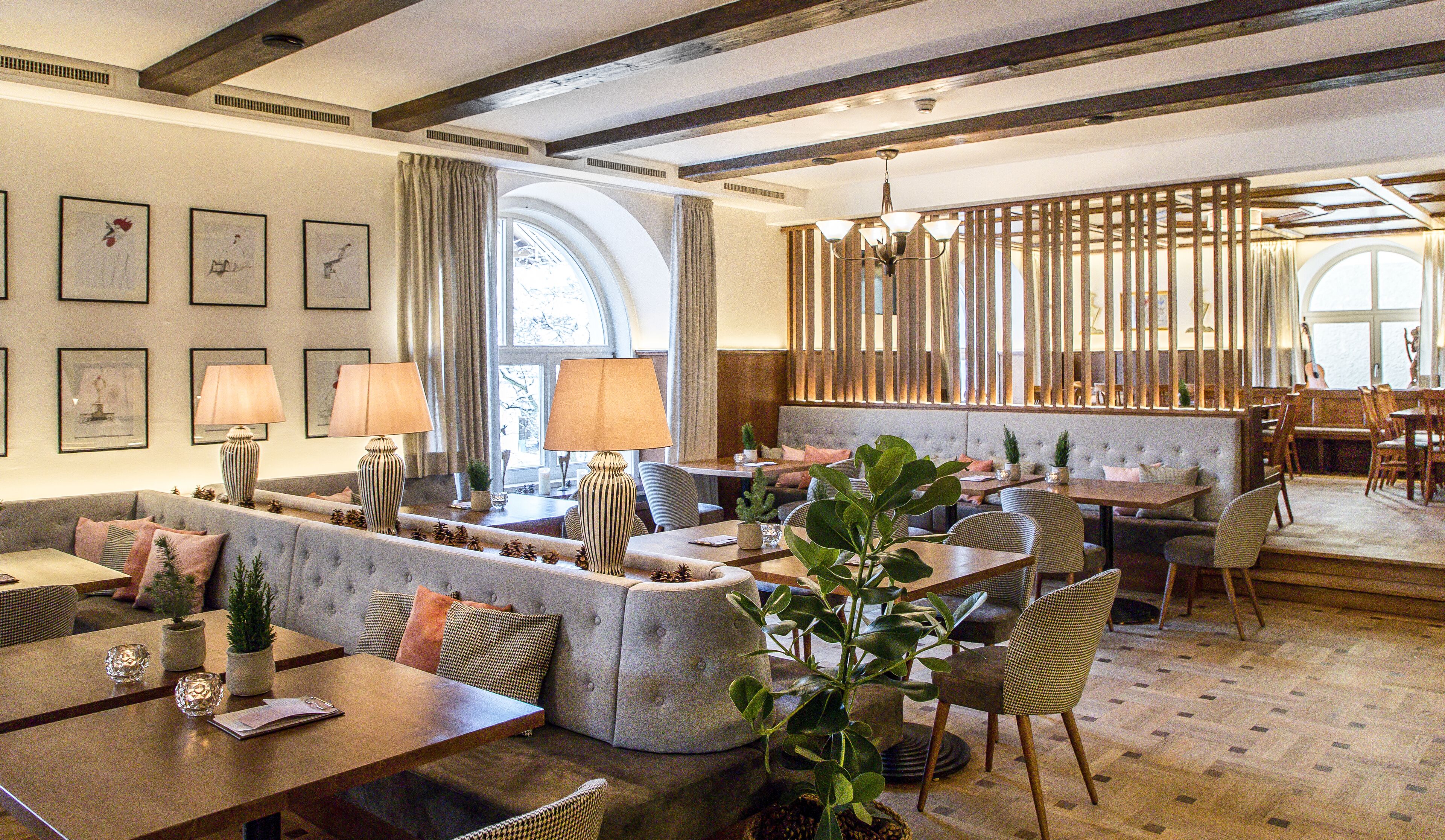 2 restaurants, breakfast, lunch, dinner served; regional cuisine