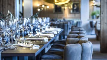 Bao gồm bữa sáng buffet hàng ngày