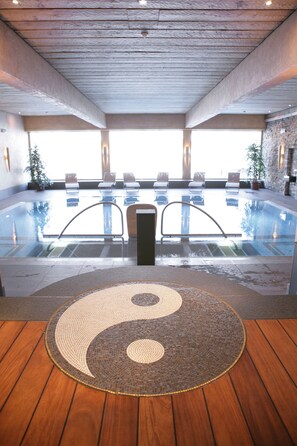 Indoor pool, open 7:00 AM to 8:00 PM, sun loungers - Hotel Tiefenbrunner (Kitzbuhel)