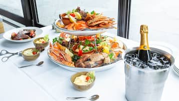 4 restaurants, breakfast, lunch, dinner served; Scandinavian cuisine