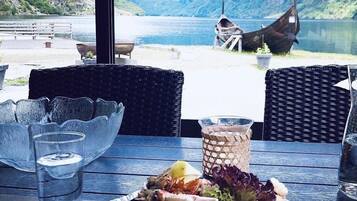 4 restaurants servant le petit déjeuner, spécialités Cuisine scandinave